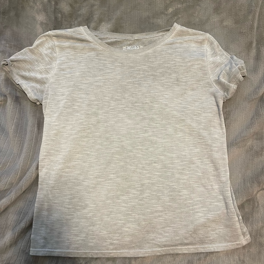Gray t shirt